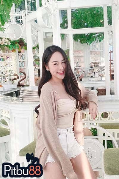 น้องน้ำตาล