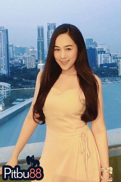น้องน้ำตาล